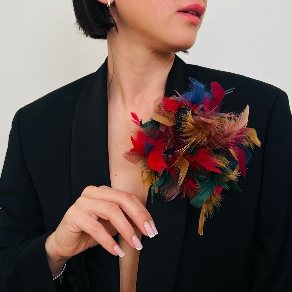 New Colorful Feather Brooch - Picture 3 of 8